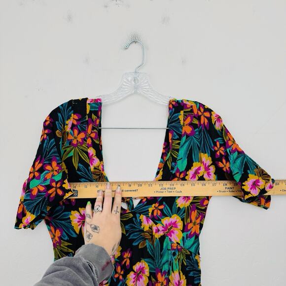 Hurley Short Sleeve V Neck Tropical Dress Women’s Size M - Picture 4 of 11